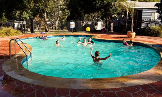 Corowa Hotel | Rivergum Holiday Park