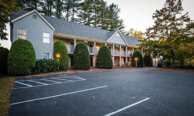 Peterborough Hotel | Riverhouse by Weekender formerly Jack Daniels Inn