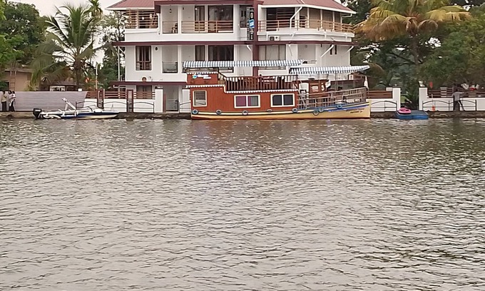 Nedumudy Resort | Riveria Adventures Waterfront Resorts with modern comfort & paddy-view stays