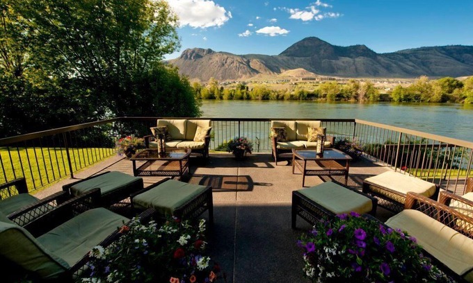 City Centre Hotel | Riverland Inn & Suites