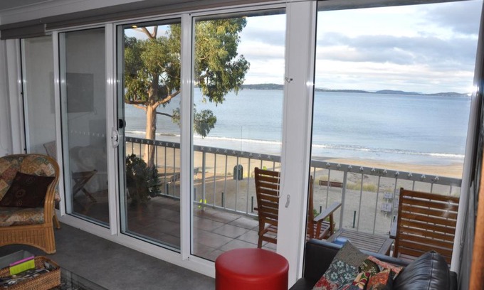 Kingston Beach Apartment | Rivermouth on Kingston Beach