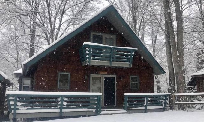 Mill Ridge House | Rivers Edge- Affordable Mountain House, Watauga River Front, Gas Fireplace, Gas Grill, Outdoor Sp.