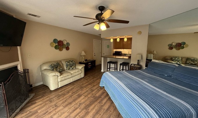 Helen House | Rivers Edge Condo 803C