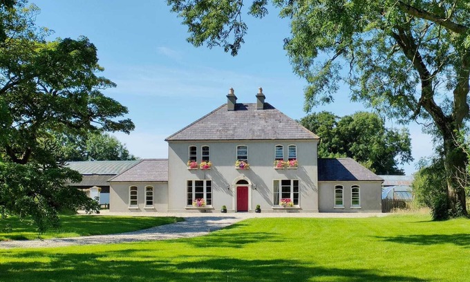 Carndonagh Bed & Breakfast | Riversdale Country House - Deluxe King Room Ensuite With Balcony