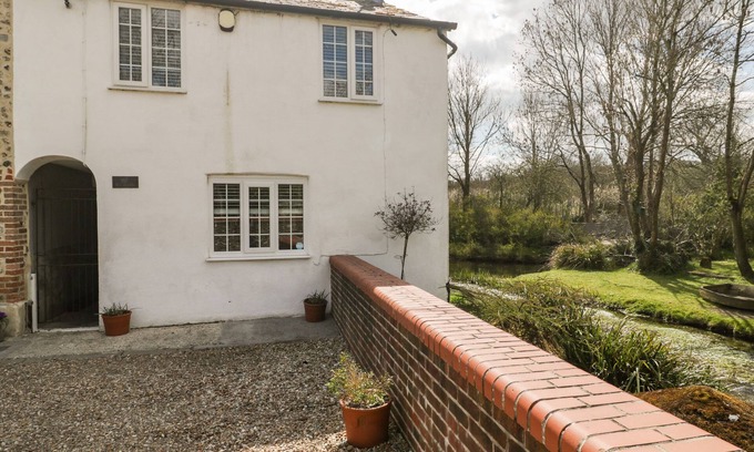 Maiden Newton Cottage | RIVERSIDE 67 DORCHESTER ROAD, pet friendly in Maiden Newton