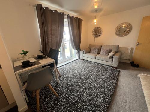 Northampton Apartment | Riverside Apartment