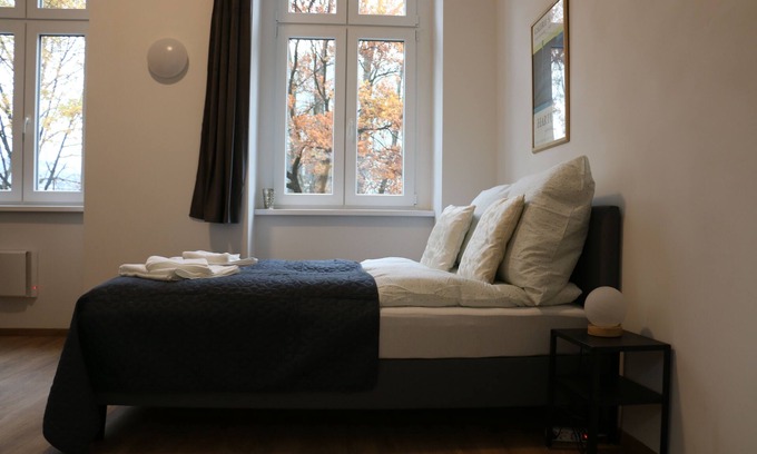 Rathausviertel Apartment | Riverside Apartment im Zentrum