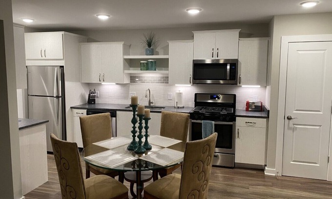 Cumberland Apartment | Riverside Atlanta - Nestled in nature, close to everything!