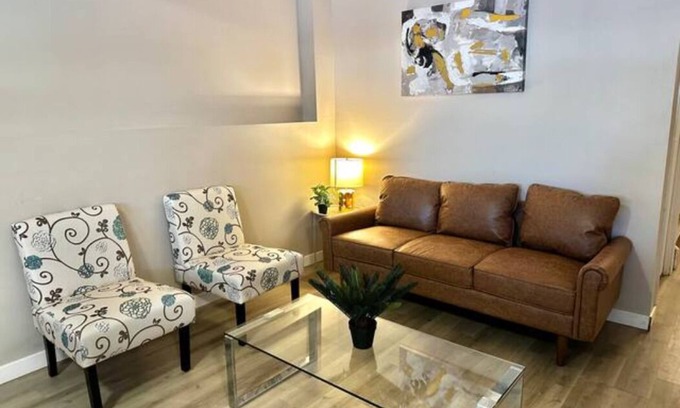 Sunnyside House | Riverside Bliss: 3-Bed Basement Suite
