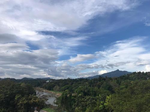 Kandy Apartment | Riverside Bliss