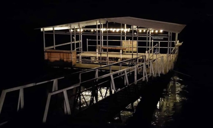 Lakeview Cabin | Riverside Cabin B White River is 110 ft away with Riverview from Deck King Bed