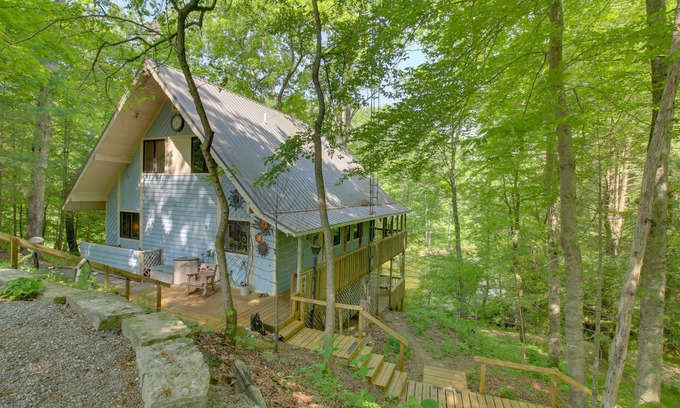 Scipio House | Riverside Cabin w/3 Decks in North Vernon!