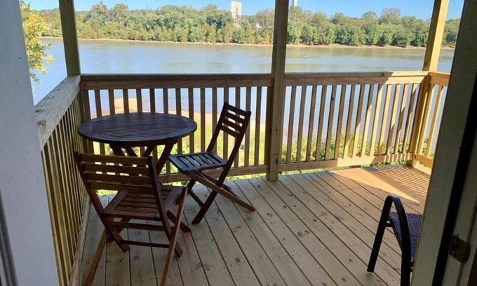 Apple Grove Cabin | Riverside Cabin with Homemade Breakfast