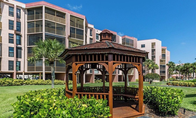 Marco Island Condo | Riverside Club A206 in Marco Island
