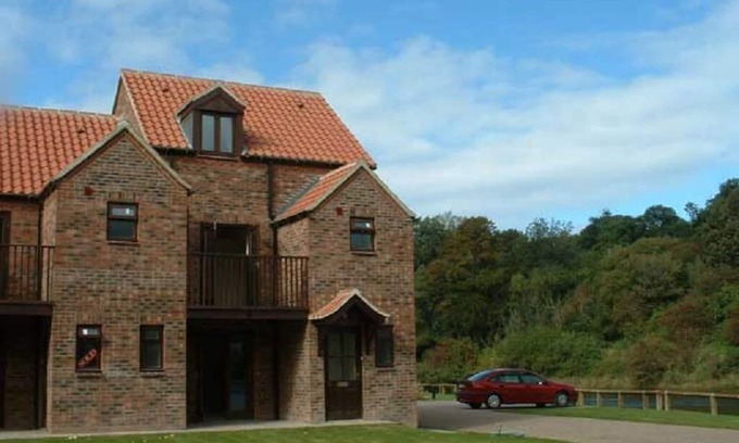 Ruswarp Cottage | Riverside Cottage, Whitby, overlooking the River Esk