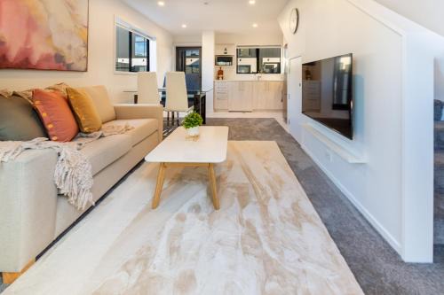 Christchurch City Centre Apartment | Riverside Escape near Hagley Park and Hospital