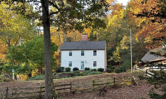 Collinsville House | Riverside Farm