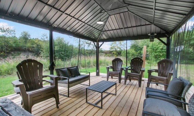 Brock House | Riverside Glamping