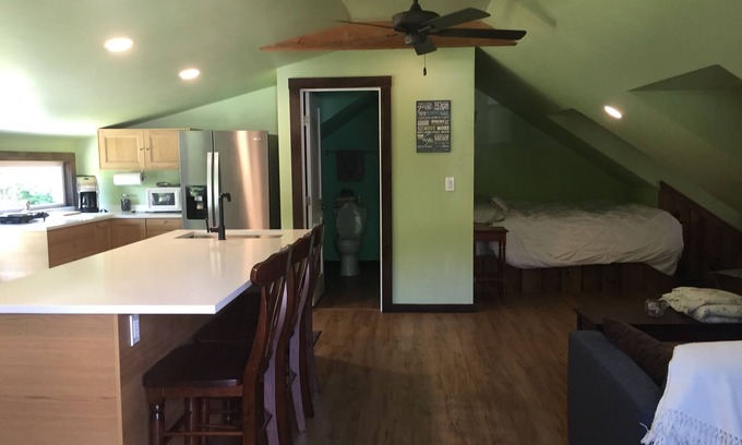 Pine Meadow Apartment | RIVERSIDE HOMESTEAD on the Farmington River