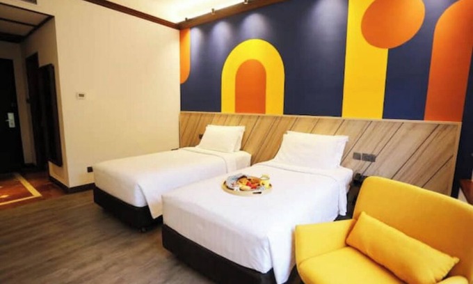 Singapore River Hotel | Riverside Hotel Deluxe Tropical Room Hotel with Gorgeous Skyline View Singapore