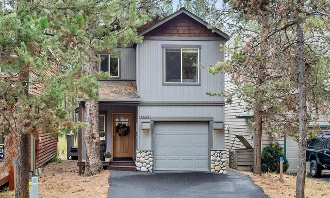 Three Rivers House | Riverside Location with AC, EV charger, Fireplace, Bikes, Community Pool/Courts/Trails
