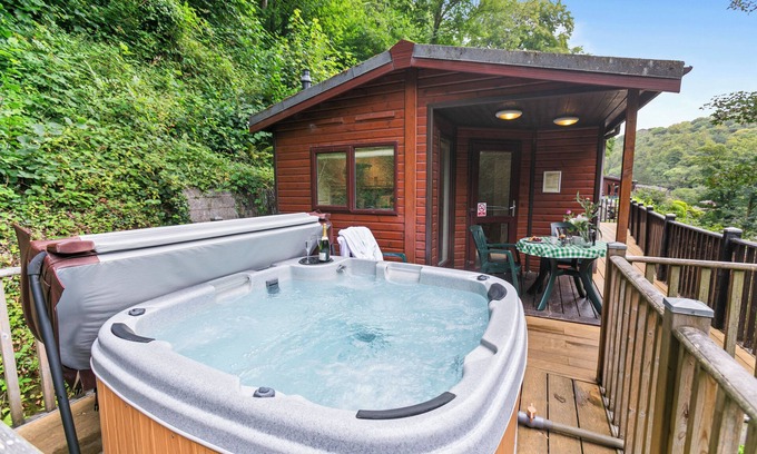 Barbrook House | Riverside Lodge with Hot Tub. Walk to Lynton & Lynmouth Towns. Free Parking.