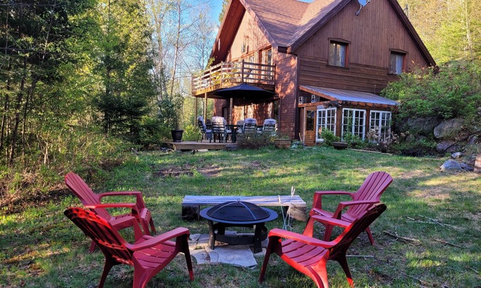 Lac-Superieur Ski Chalet | Riverside Modern Rustic 3 bds Chalet in Tremblant