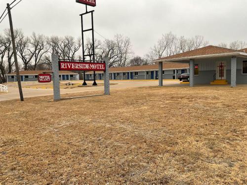 Hebron Hotel | RIVERSIDE MOTEL