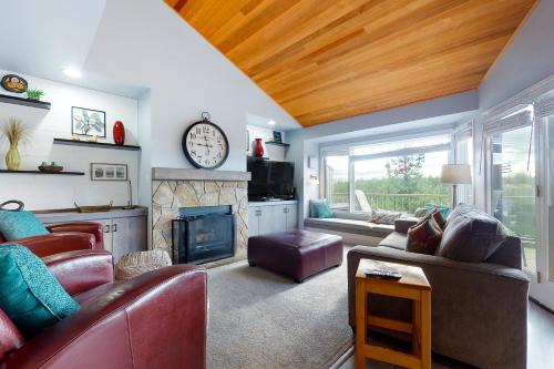Redmond House | Riverside R&R