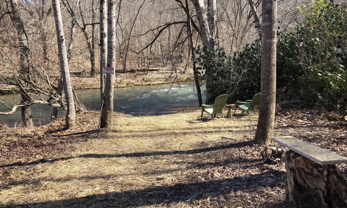 Francisco House | Riverside Retreat , Waterfront Getaway on the Dan River, Mt.Airy, Pilot Mountain