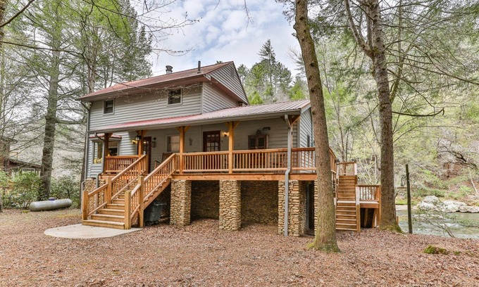 Ellijay Cabin | Riverside Runaway | Ellijay, GA