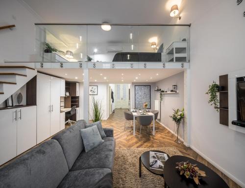 Inner City Budapest Apartment | Riverside Suite