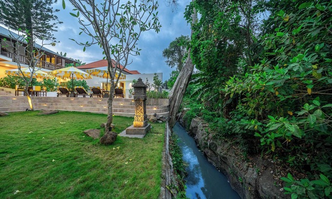 Banjar Semer Villa | Riverside Villa Near Canggu