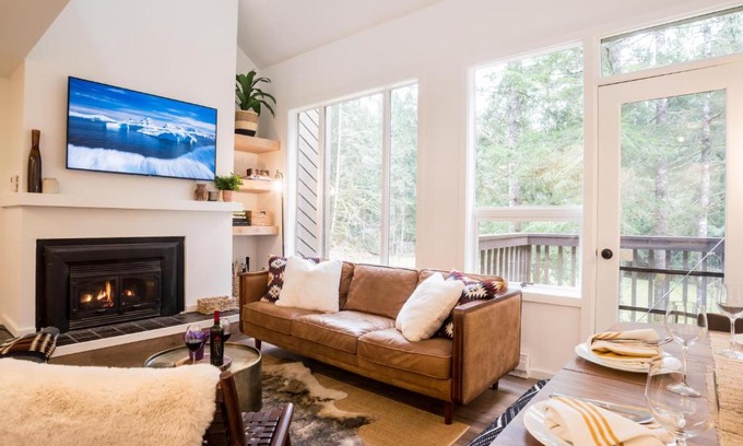 Deming House | Riversong Retreat