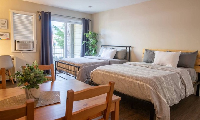 Harrison Hot Springs Apartment | RiversTail Retreat | Pet-Friendly & Steps to The Lake