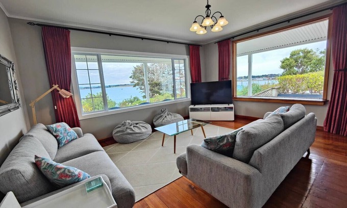 Riverton House | Riverton Villa Vista