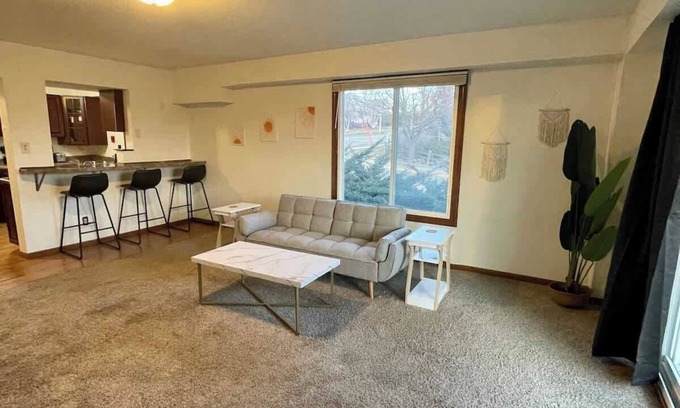 Baraboo Apartment | Riverview Apartment #21