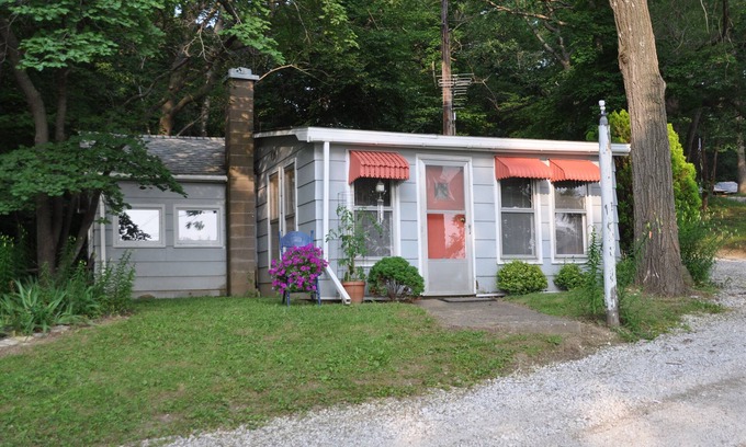 Hamilton Cabin | Riverview Cabin Located Along the Scenic Mississippi River