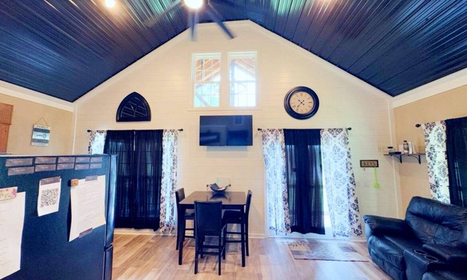 Uvalda Cottage | Riverview cottage by Altamaha River in Uvalda - Perfect for a getaway