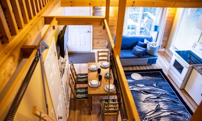 North Frontenac Ski Chalet | Riverview Cottage - Myers Cave Resort