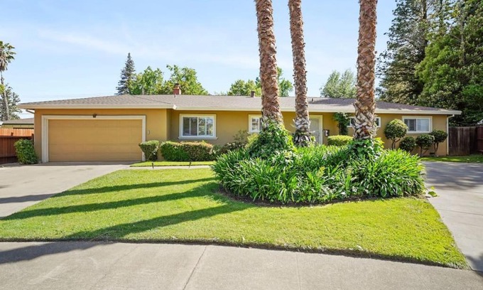 Little Pocket House | Riverview Huge Yard, Quiet Cul-de-Sac, Perfect for Families