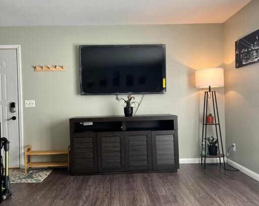 Eau Claire House | Riverview oasis