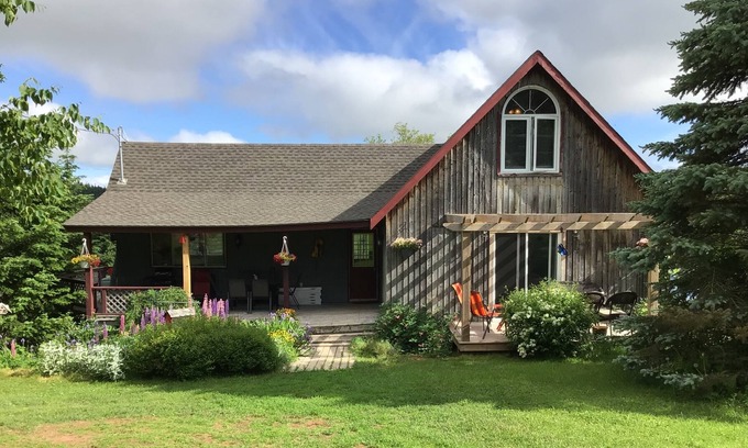 New London Cottage | Riverview Retreat - Private, Picturesque, Yet Close To Cavendish Fun