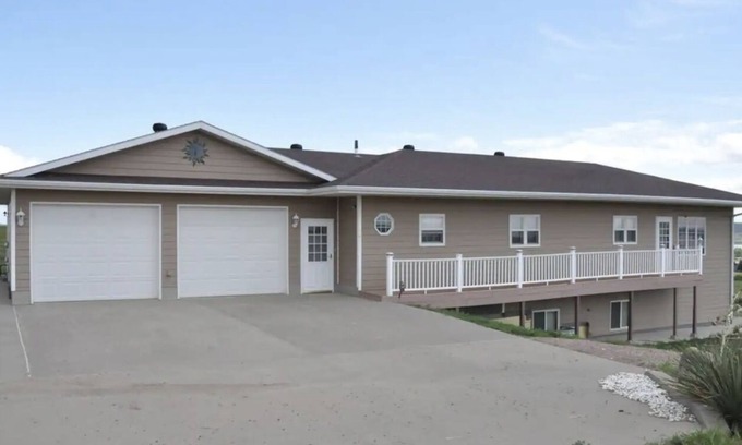 Oacoma House | Riverview Retreat!