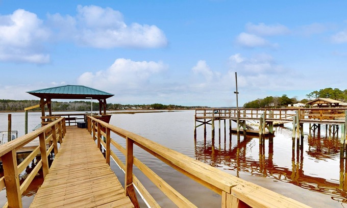 Shallotte House | Riverview Wonders | Waterfront house in Shallotte with balcony & river views