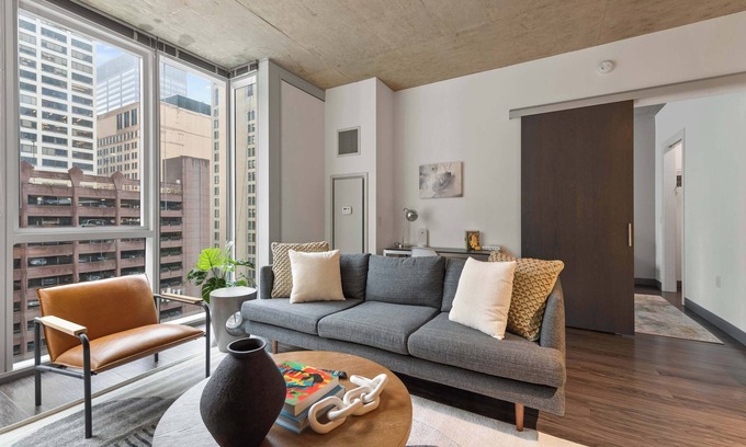 Downtown Chicago Apartment | Riverwalk Apt: Best Location, Modern Luxury