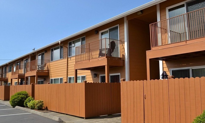 Seaside Condo | Riverwalk Condominiums #11 – Ground Floor with Private Patio, Close to Beach and