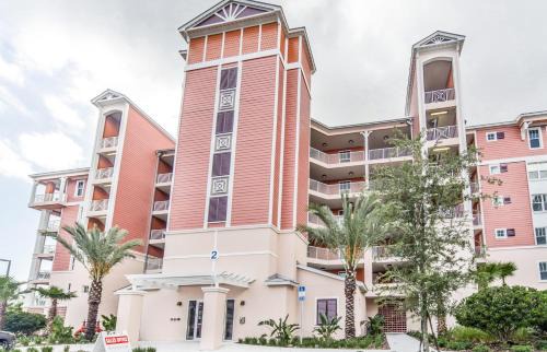 North Causeway Apartment | Riverwalk Penthouse With Riverviews