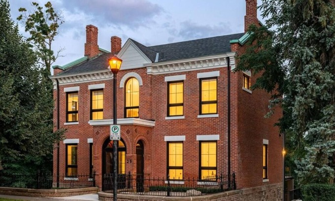 Downtown House | Riviera Heights: Exquisite Haven for VIPs