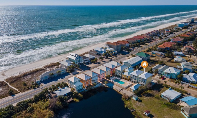 Fort Bay House | Riviera Sunrise - Chic, Modern, Pool and Beach Access